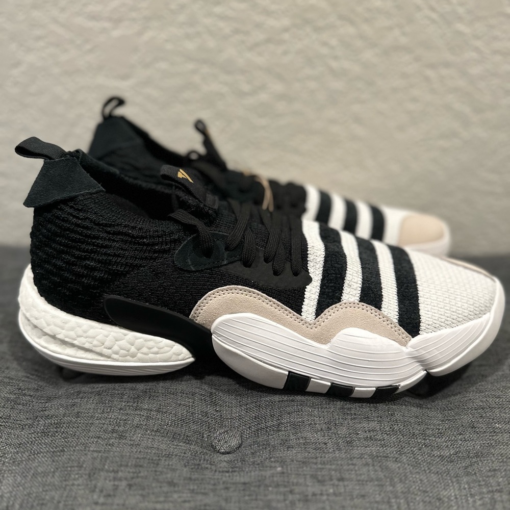 NEW Adidas Trae Young 2.0 Super Villain (Black/White) Boost Basketball Shoes